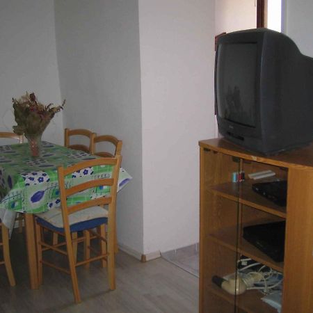 Apartment In Selce 5880 Bagian luar foto